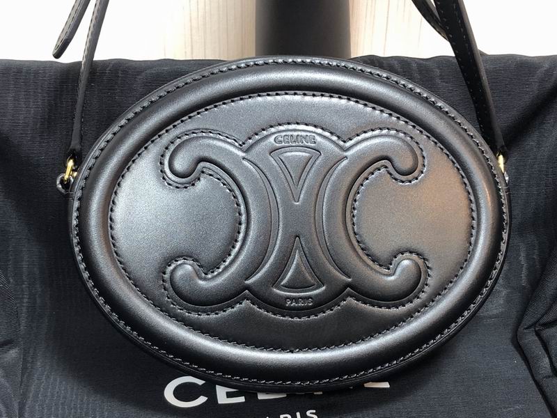 Cuir Triomphe 16x12.5x4cm ss 02(25)_